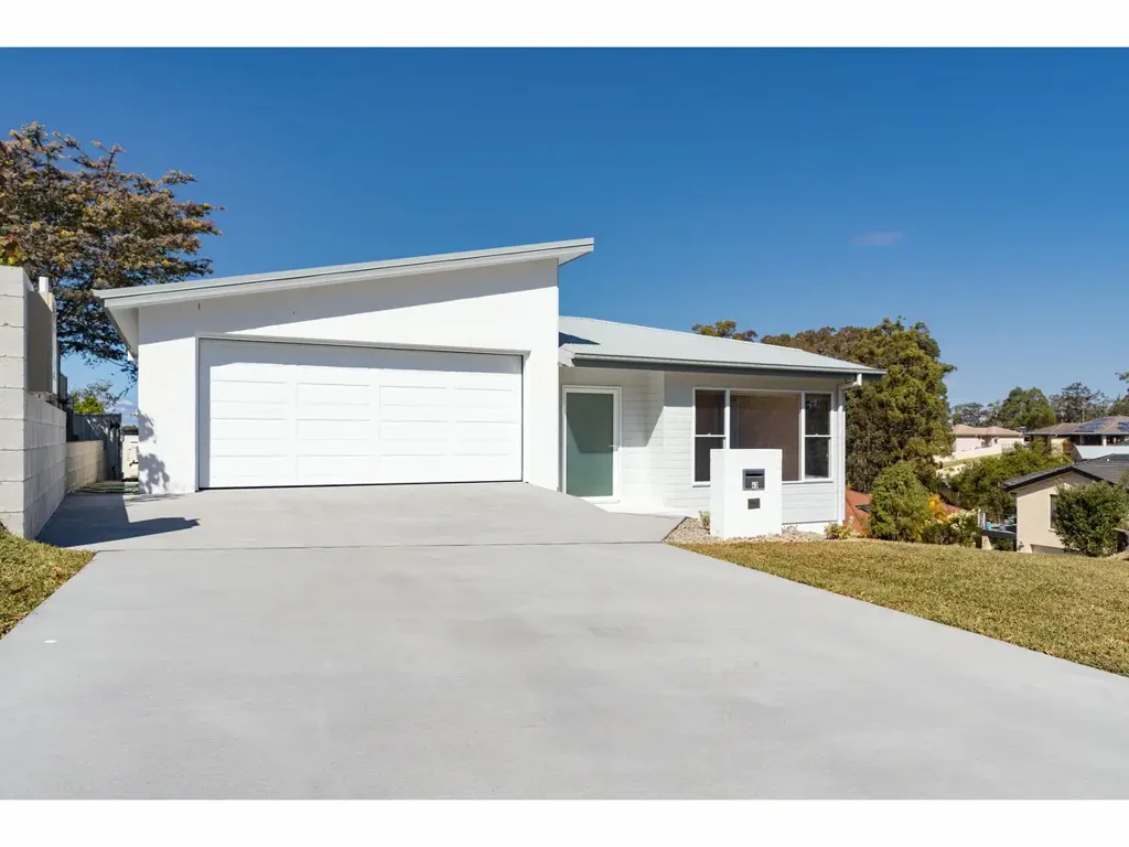 Modern 3 bedroom 2 bathroom Home