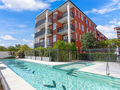 Mount Albert 2房  North-Facing 2-Beds with Garage, Storage & Pool!