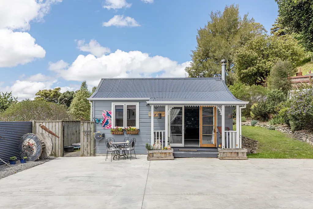 Waipukurau and Surrounds 3Moenga Vendor needs to get moving!