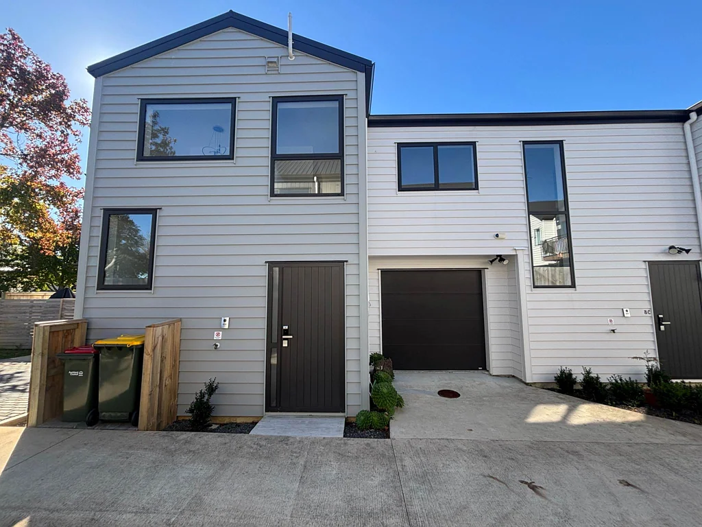 Brand New Stylish 2 Bedroom + Study Townhouse ...