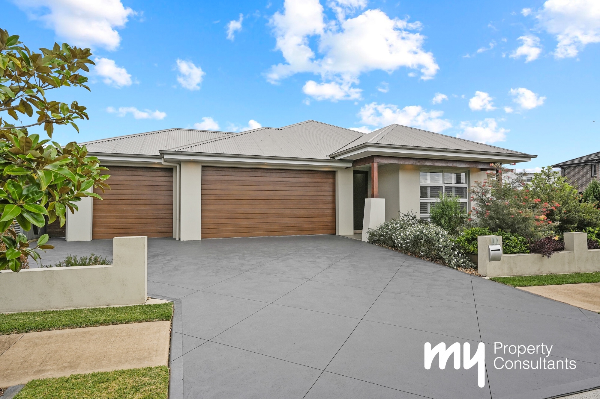 17 PHILLIPS AV, ORAN PARK NSW 2570, 0 Kuwarto, 0 Banyo, House