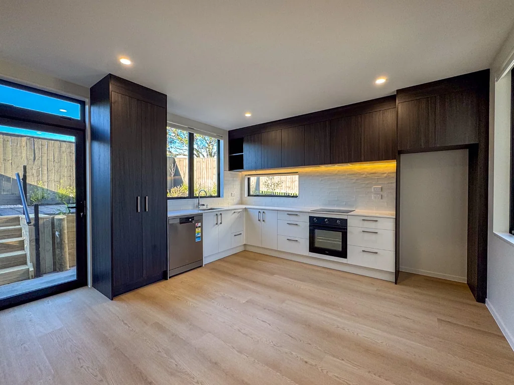 Three bedroom in mount roskill with two off-street carparks!