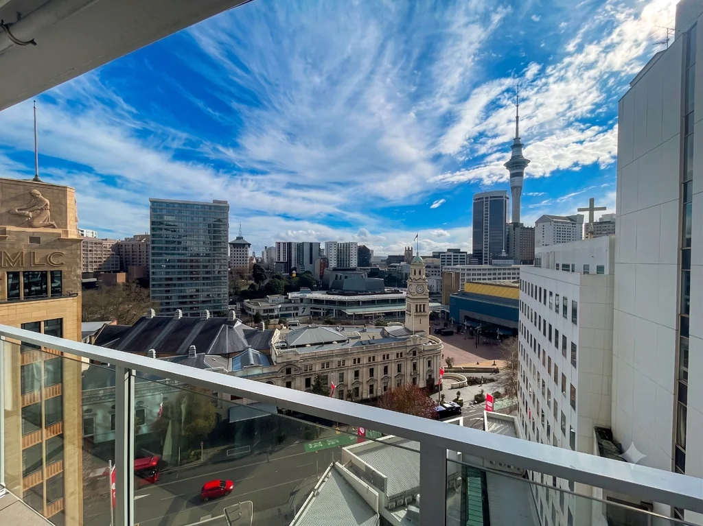 Fully Furnished 2 Bedrooms in Queens Residences