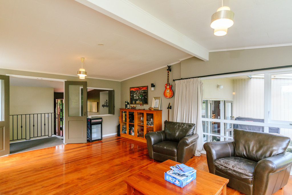 64 Pomare Road, Tirohanga, Lower Hutt, 4房, 2浴