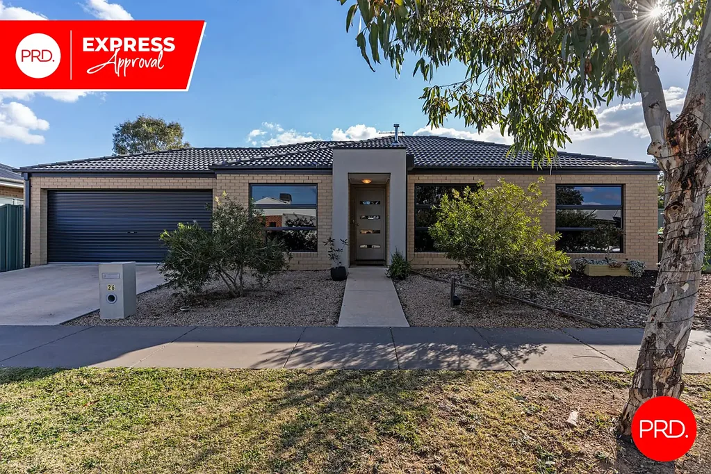 Neat family home in great location!