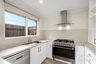 1/7 Monteith Crescent, Endeavour Hills, VIC 3802, 3房, 1浴, House