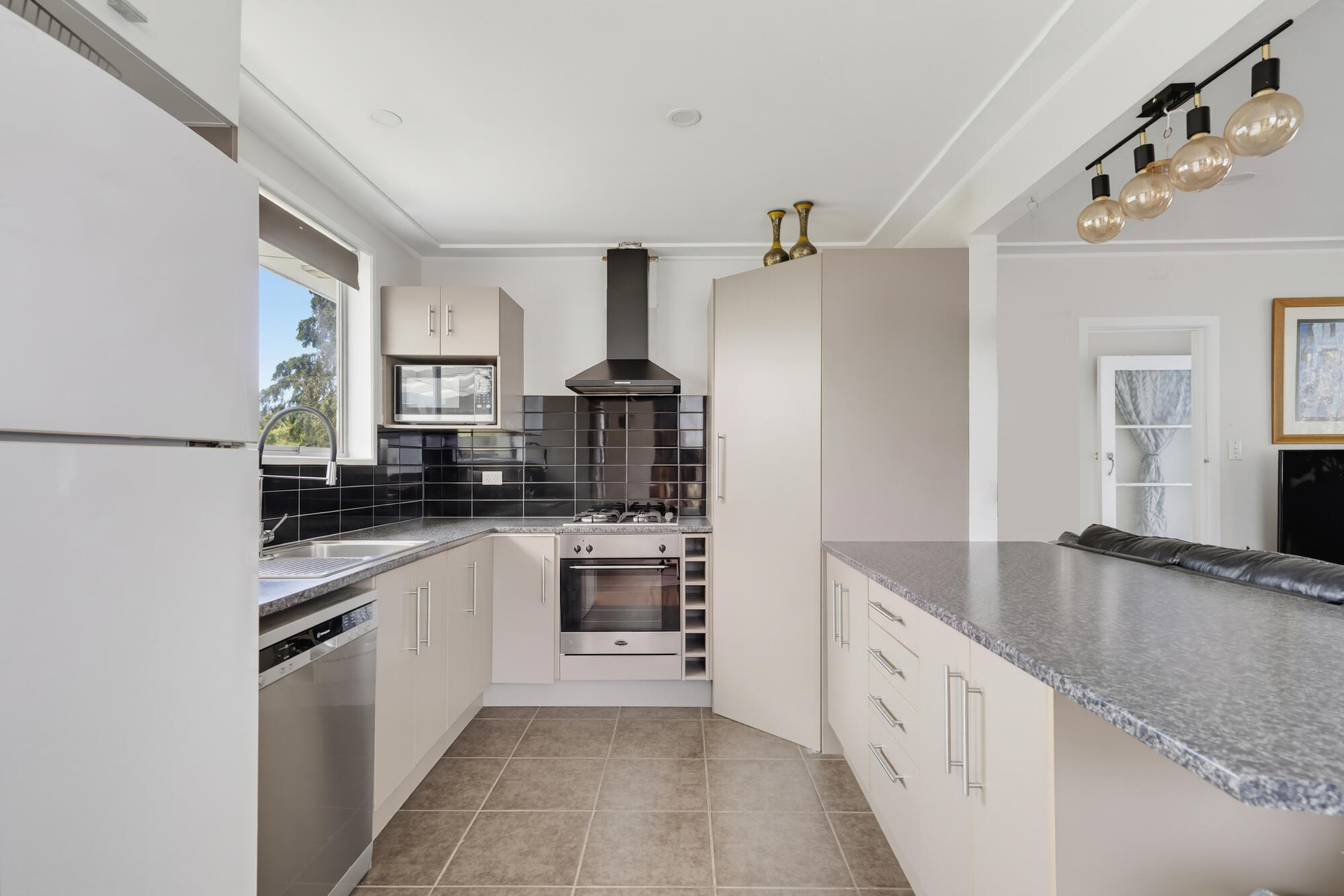 23 Epping Road, Henderson, photo 4