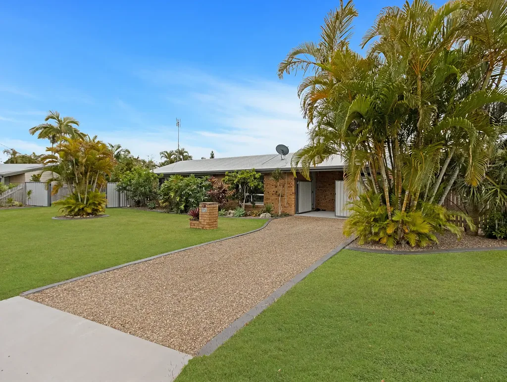 11 Owen Crescent, Urangan, QLD 4655