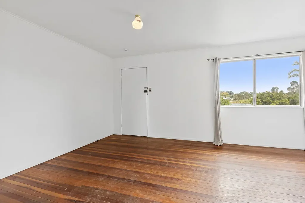 Light-Filled 1-Bedroom Unit with Renovated Bathroom & Prime Location—Walk to Everything!