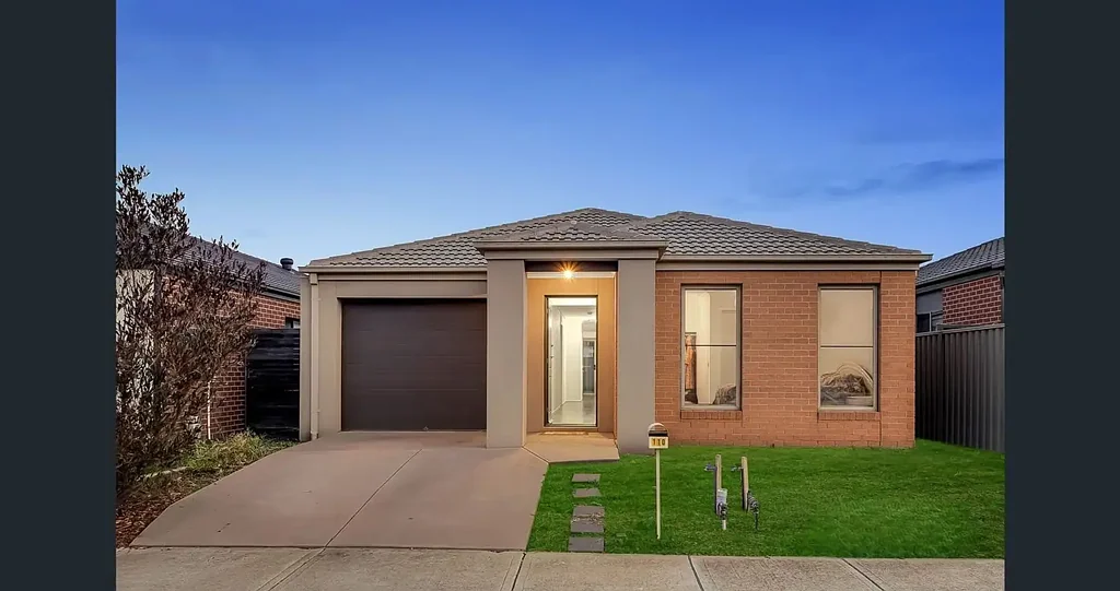 Contemporary Living Close to Schools, Shops & Parks!