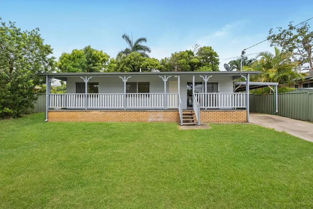 18 Skyline Drive, Kingston, QLD 4114