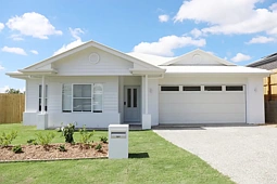 4 Mulberry Place, Landsborough