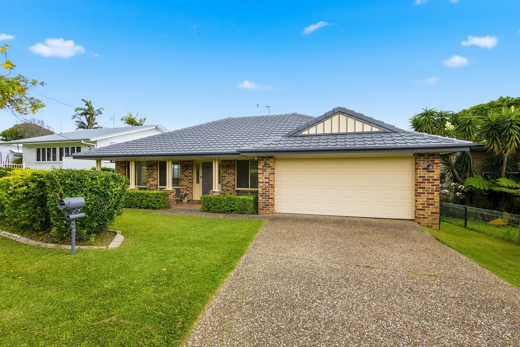 8 Edward Street, Labrador, QLD 4215