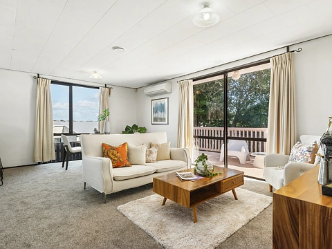 Hillsborough 2房  Better than new - standalone home!