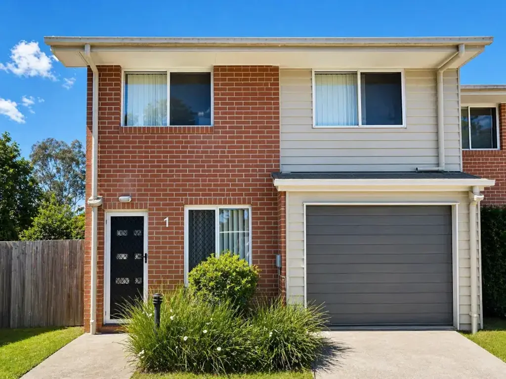LIFESTYLE & LOCATION COMBINED - Comfortable Living with a Relaxing Bushland Setting