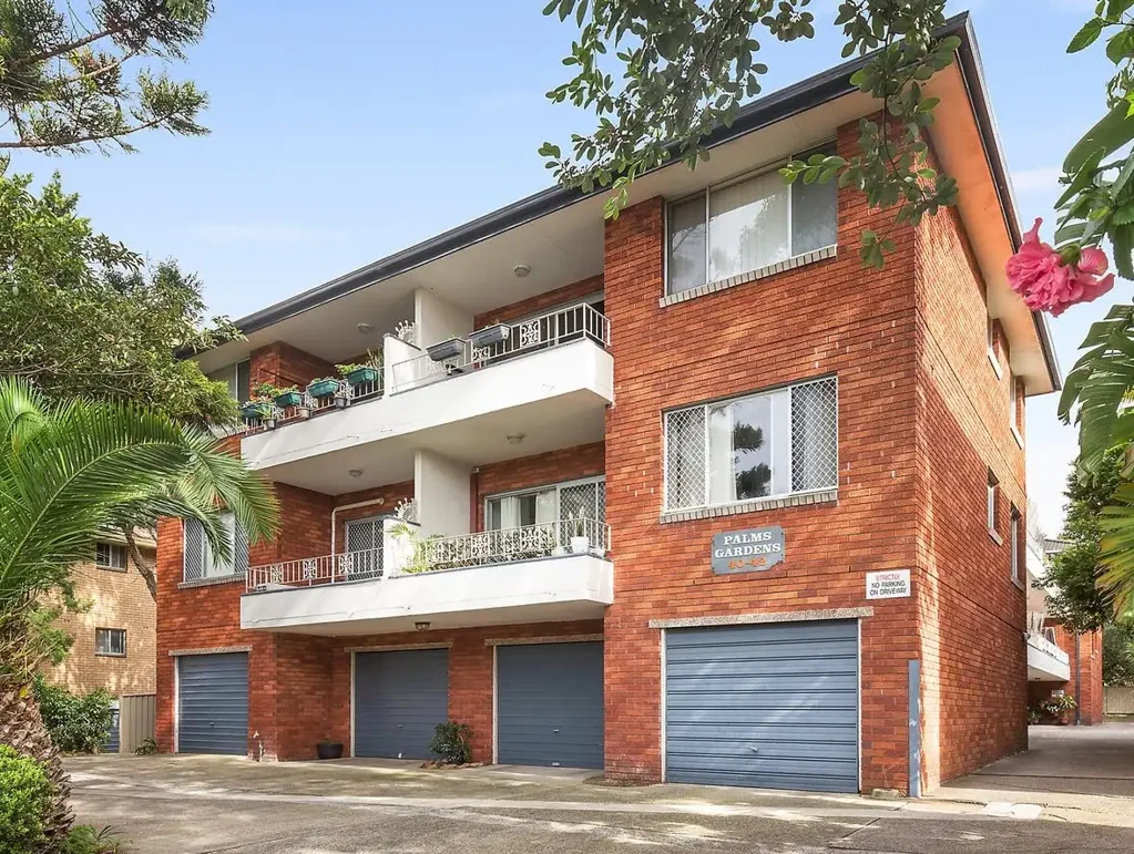 Two bedroom unit in a highly sought-after street