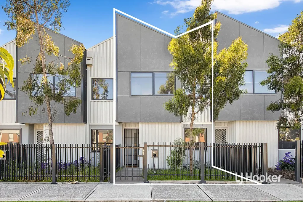 Wollert 2Zimmer Refined Townhouse Living in Coveted Locale