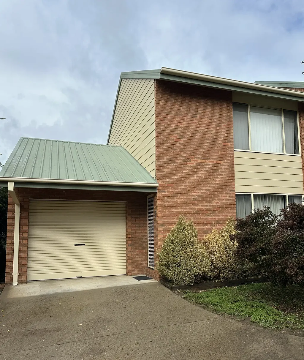 FULLY FURNISHED CENTRALLY LOCATED TWO BEDROOM UNIT