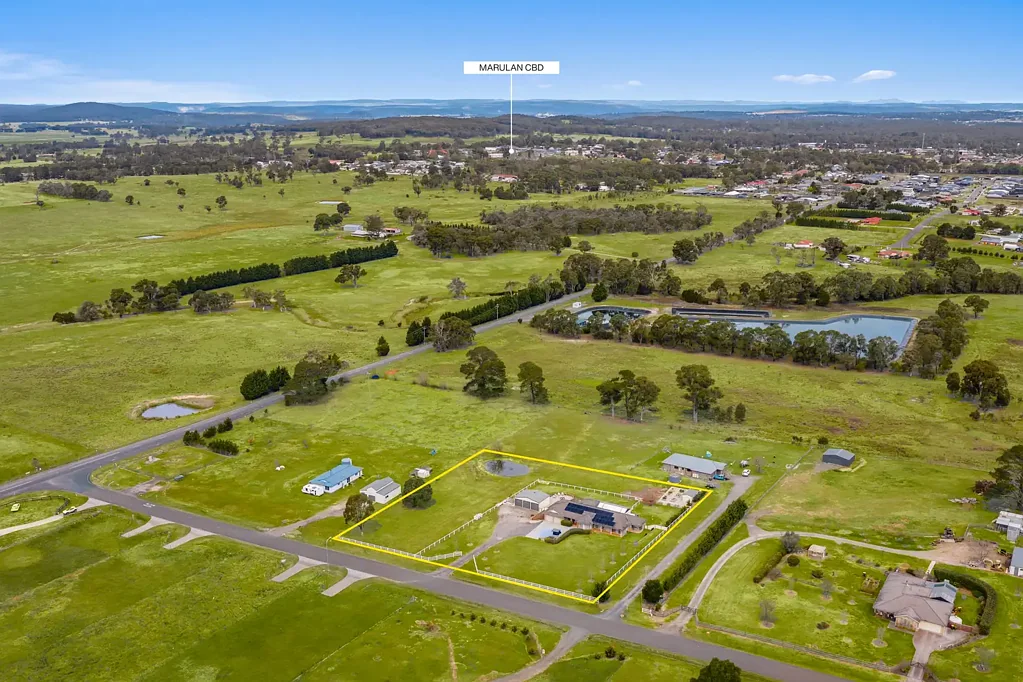 Marulan 4Kwarto Contemporary Acreage Living with Exceptional Space, Comfort & Lifestyle Appeal