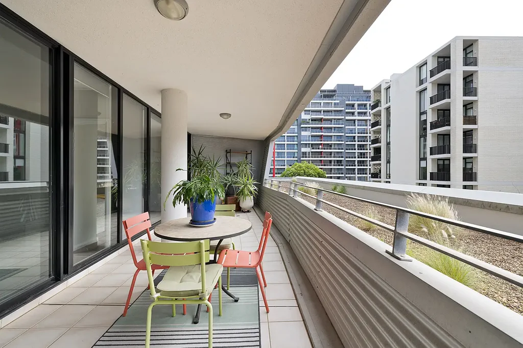 Waterloo 2 Bedroom Stylish urban sanctuary with peaceful east-facing aspect