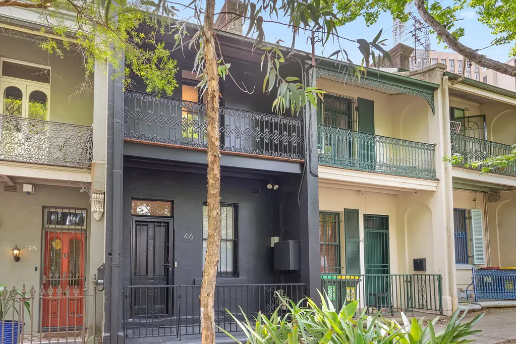 Charming Victorian Terrace in Redfern, 2 Bed | 1 Bath | Gorgeous Backyard