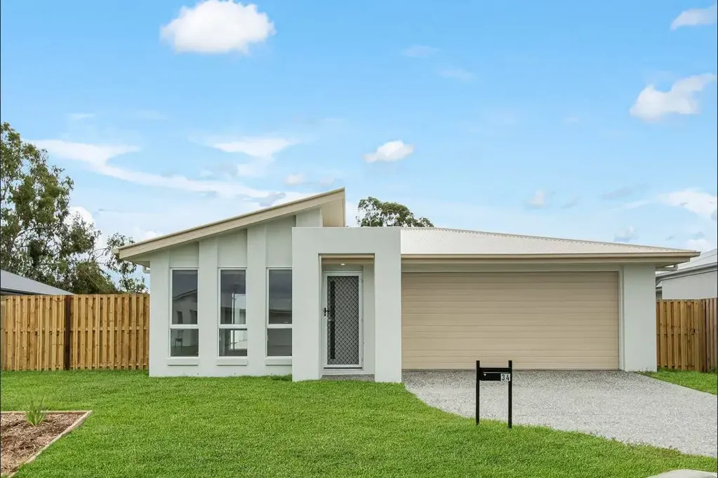 Spacious 4 bedroom family home in Rosewood!