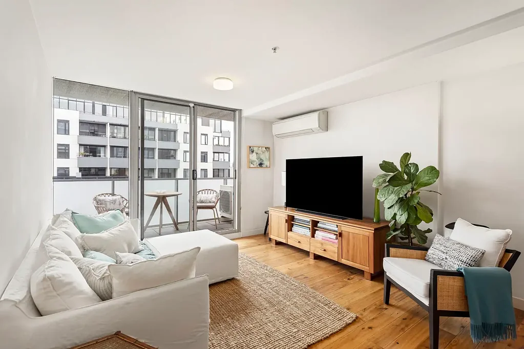 Port Melbourne 2ਬੈੱਡਰੂਮ Bay Views, Brilliant Light and an Urban Edge