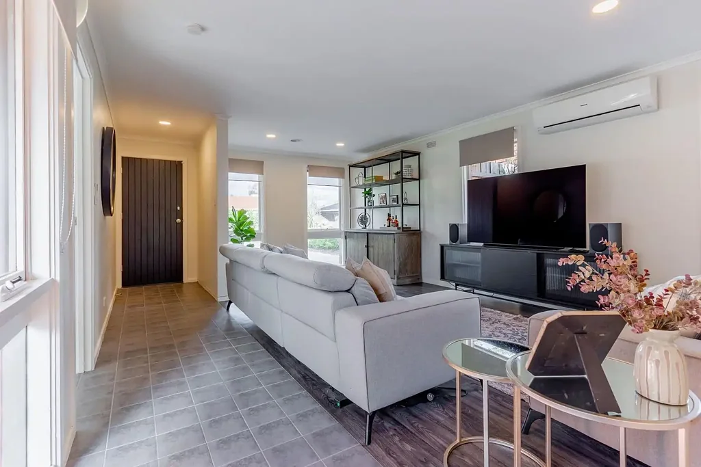 Beautiful 3-Bedroom Home for Lease in Keilor Downs