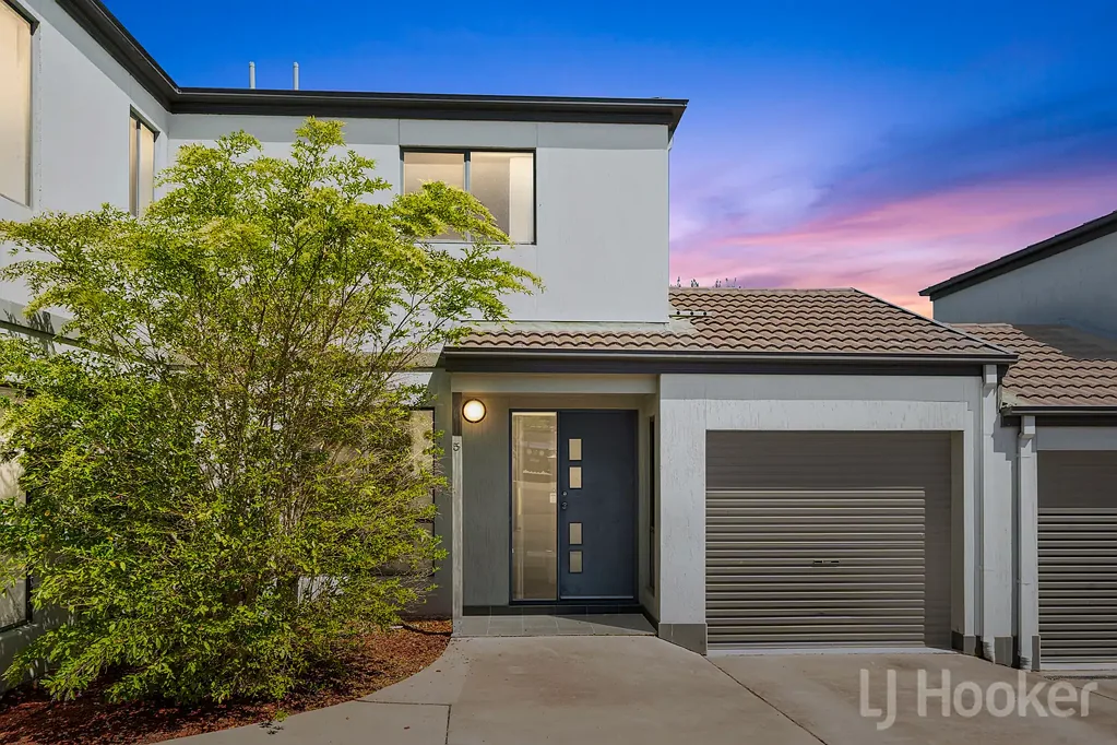 Fantastic 2 Bedroom Ensuite Townhouse with Garage