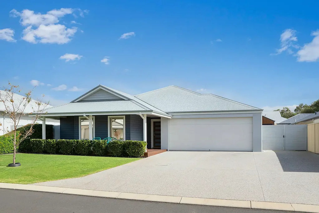 7 Coomarl Approach, West Busselton, WA 6280