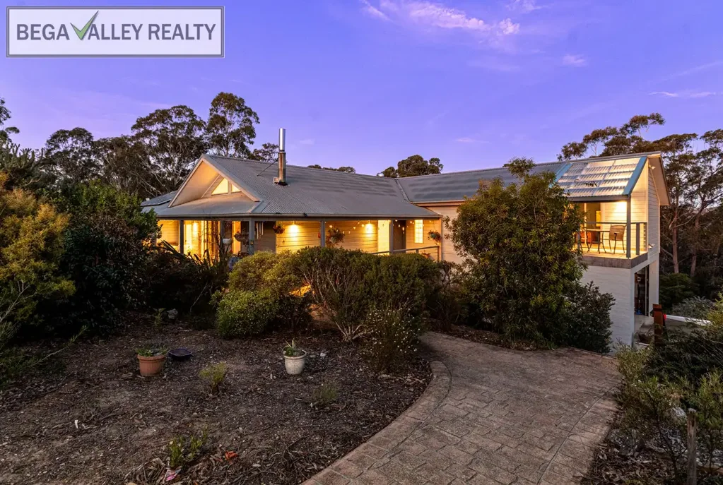 Kalaru 4 Bedroom SAPCIOUS PRIVATE HOME CLOSE TO TATHRA BEACH