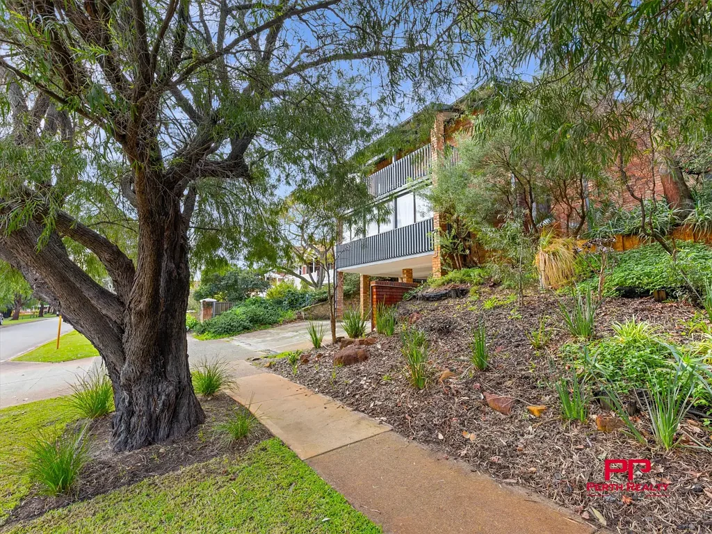 Renovated 1-Bedroom Unit with Parkside Balcony in the Heart of Mount Lawley