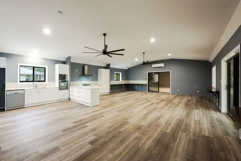 Glenwood 2房  PRICE REDUCED FOR QUICK SALE -  Rare opportunity to secure a dual living property with an outstanding opportunity to expand -