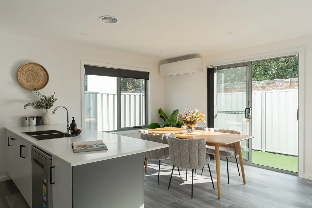 Youngtown 2ਬੈੱਡਰੂਮ Brand new, private location, stunning outlook to Franklin House