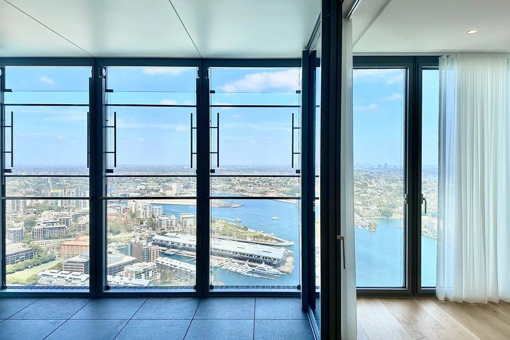 BREATHTAKING WATER VIEW & WEST ASPECT & PREMIUM LOCATION