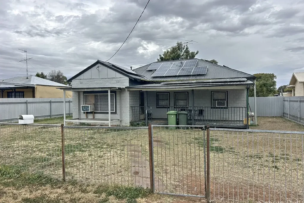 Bourke 2ਬੈੱਡਰੂਮ Looking for a great investment home