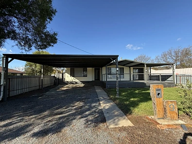 9 Hayes Street, Lockhart, NSW 2656, 3 Bedrooms, 1 Bathrooms, House