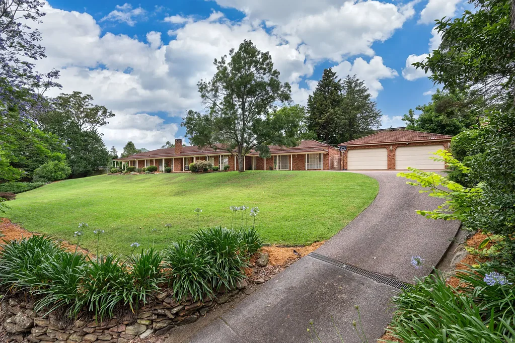 Blaxland 5Moenga ULTIMATE PRIVACY - GORGEOUS PROPERTY FOR THE LARGEST OF FAMILIES!