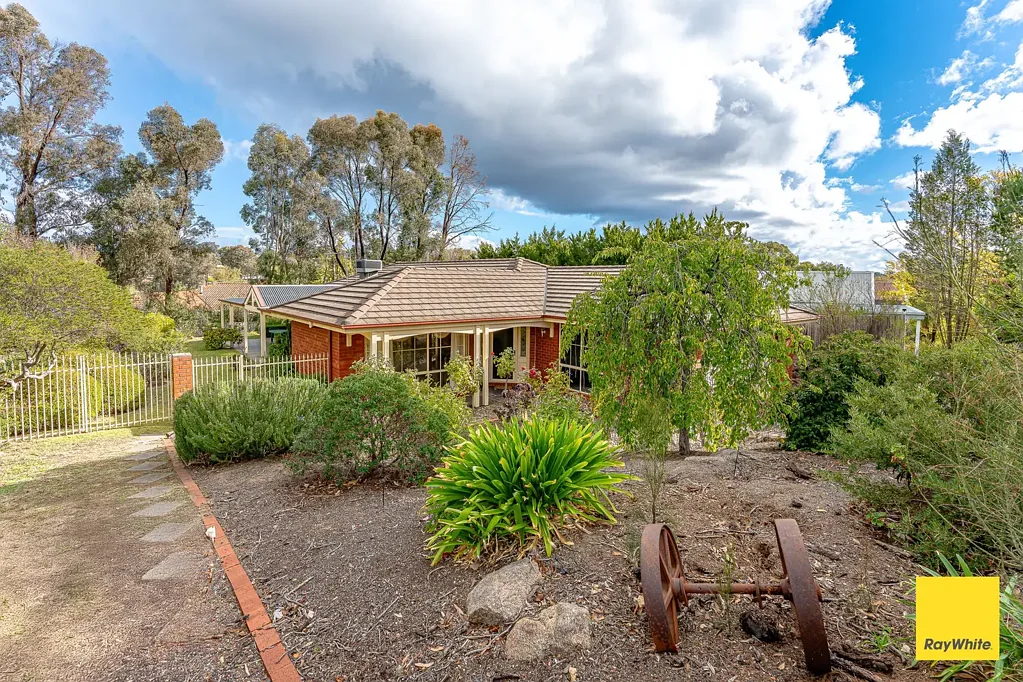 12 Sandstone Rise, Strathdale, VIC 3550