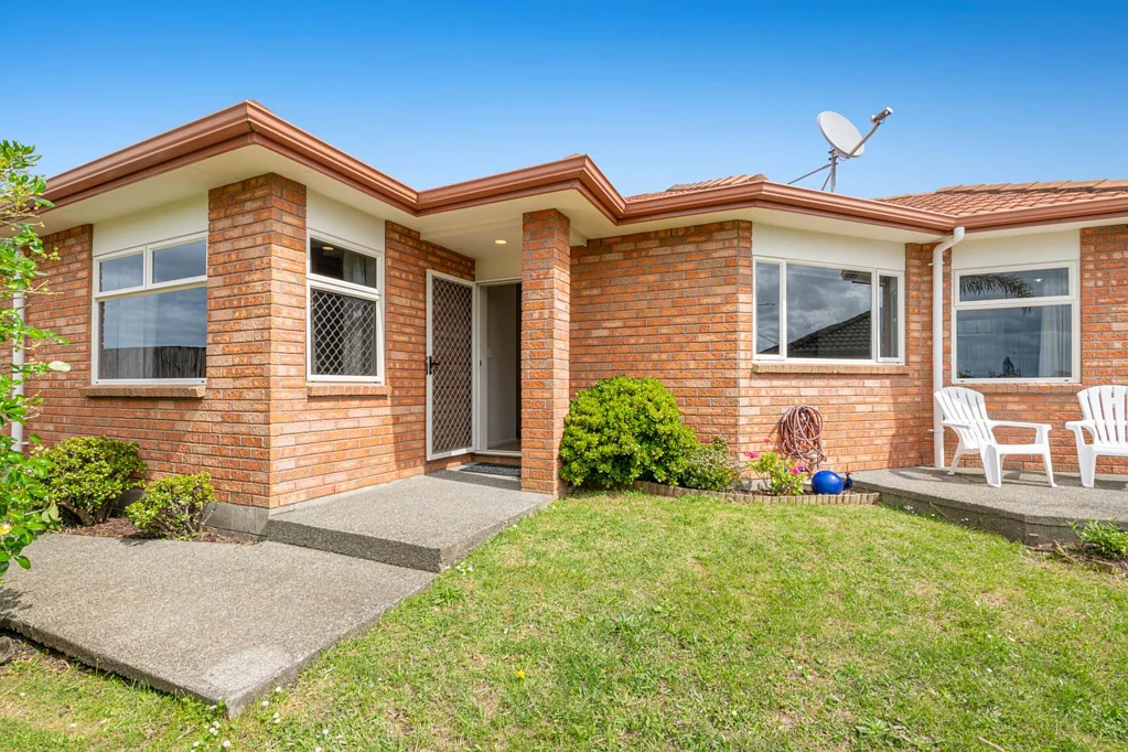 Stanmore Bay 3房  ESTATE SALE - SINGLE LEVEL BRICK AND TILE