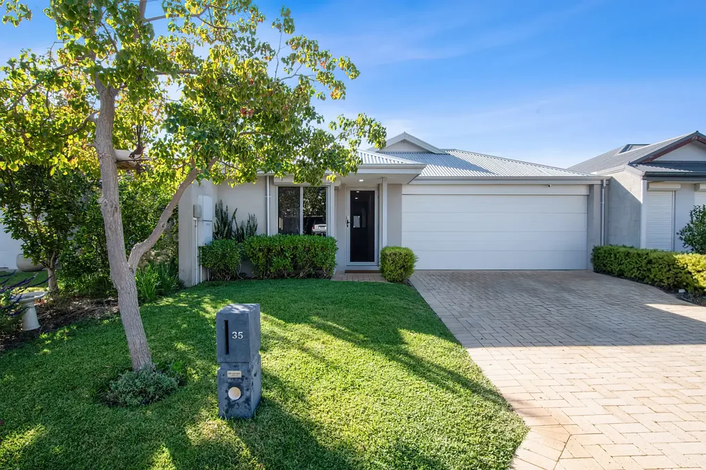 Baldivis 3 Bedroom STYLISH EASY LIVING