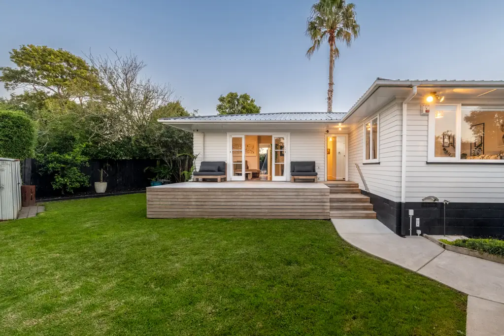 Pakuranga 3房  Auction next Tuesday | Last weekend to view