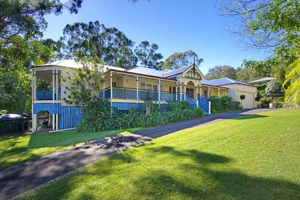 A Stunning Queenslander on 1 Acre – Space, Style & Lifestyle