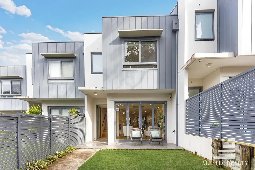 Caringbah 4ਬੈੱਡਰੂਮ Elegant townhouse perfectly positioned for lifestyle
