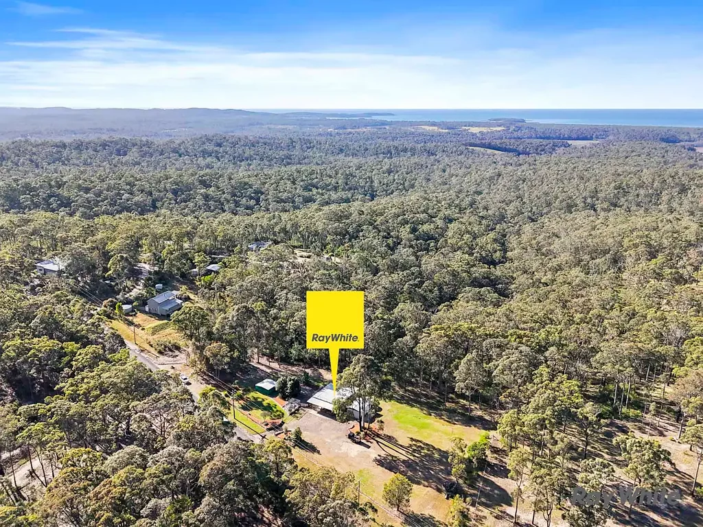 Moruya 2房  Thinking about growing your own produce, living off the land...then this might be the one!!!