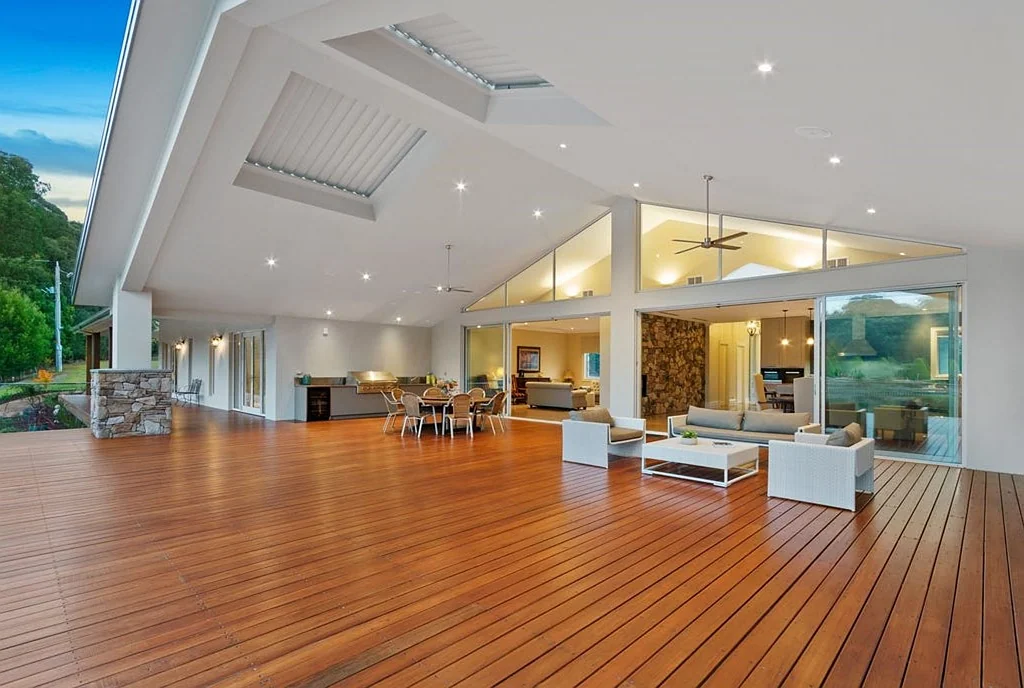 LUXURY PRVATE HOME WITH PRIVATE LAKE FULLY FURNISHED