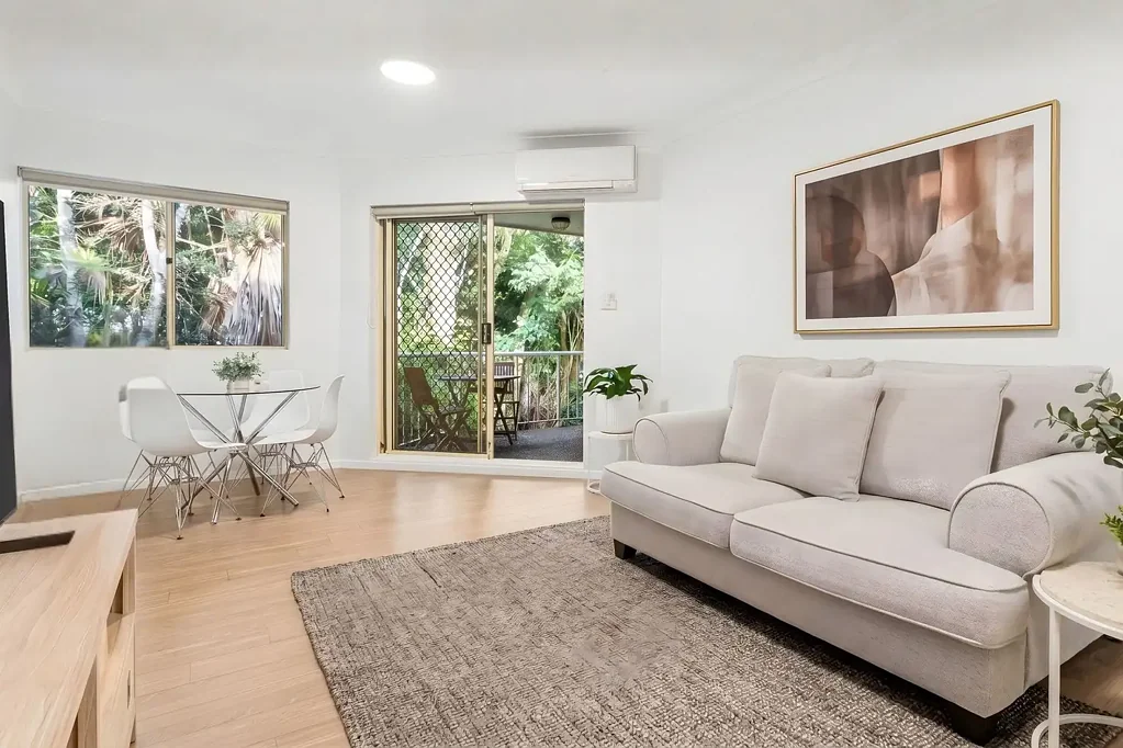 Narrabeen 1 Bedroom Leafy Narrabeen Retreat with Spacious Outdoor Living