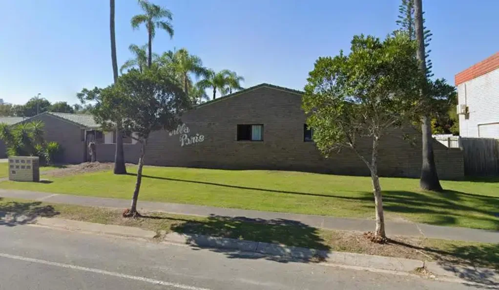 2 Bedroom 1 Bathroom Unfurnished Unit in Mermaid Waters