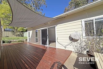 12A Burrabogee Road, Pendle Hill, NSW 2145, 2房, 1浴, House