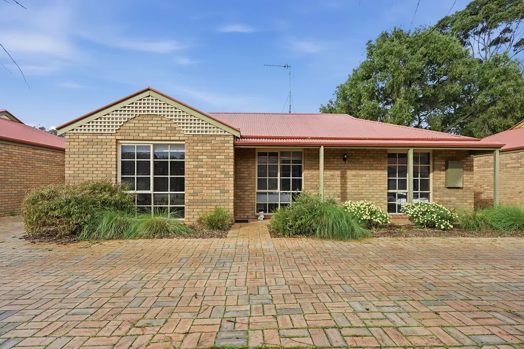Inverloch 2 Slaapkamer Coastal Convenience in a Prime Location
